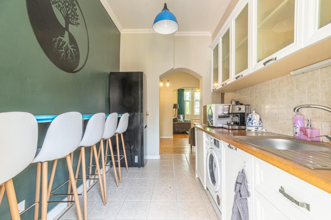 5 Seconds Away From The Main Street, Free Secured Parking Apartamento Sófia Exterior foto